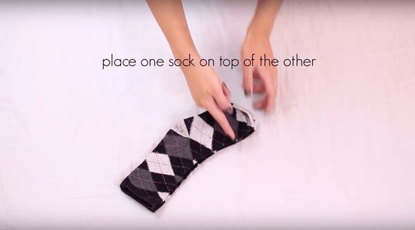 Video Konmari Methode Socken falten